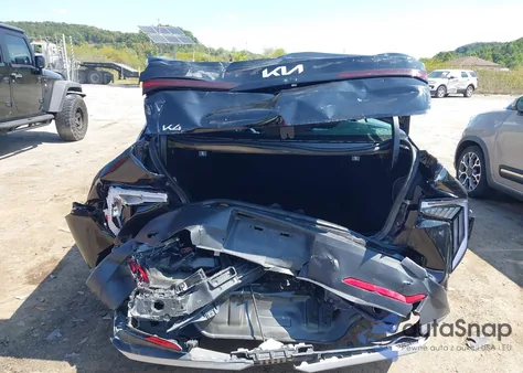 2025 Kia K4 Lxs из США, поврежденный, VIN 3KPFT4DE6SE025624